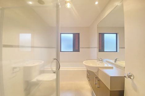 Photo of property in 60 Baverstock Road, Flat Bush, Auckland, 2016