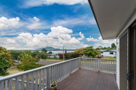 Photo of property in 18 Shera Street, Acacia Bay, Taupo, 3330