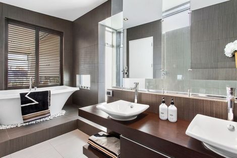 Photo of property in 53 Hawthorne Street, Strowan, Christchurch, 8052