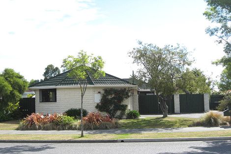 Photo of property in 89 Royal Park Drive, Parklands, Christchurch, 8083