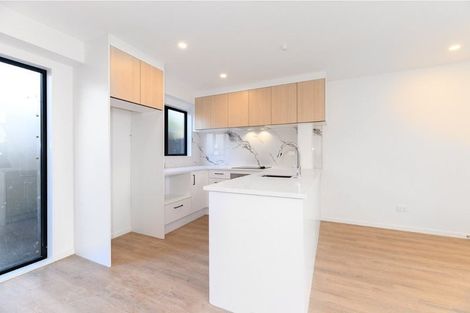 Photo of property in 4/60 Triangle Road, Massey, Auckland, 0614