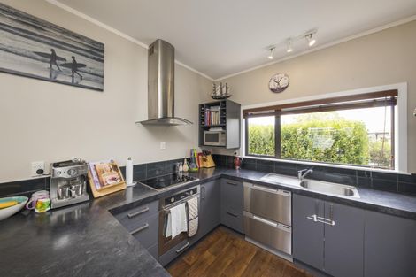 Photo of property in 6 Willowstream Grove, Cloverlea, Palmerston North, 4412