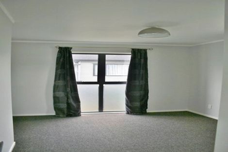 Photo of property in 16b Woodall Place, Totara Vale, Auckland, 0627