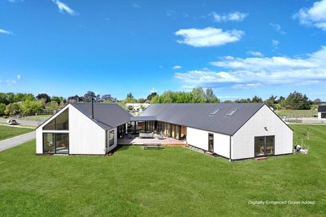 Photo of property in 82 Queens Avenue, Waikuku Beach, 7402