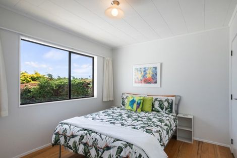 Photo of property in 5 Norna Grove, Waikawa Beach, Manakau, 5573