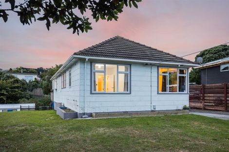 Photo of property in 39 Jillett Street, Titahi Bay, Porirua, 5022