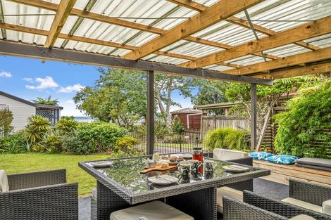 Photo of property in 9 Cooper Avenue, Holdens Bay, Rotorua, 3010