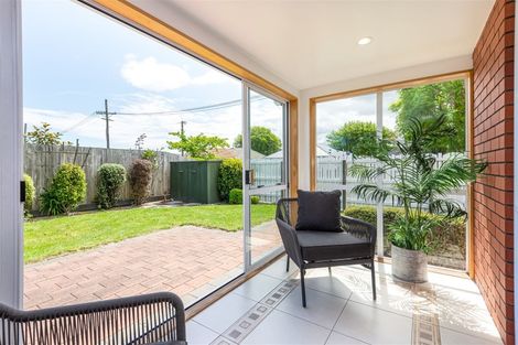 Photo of property in 33 Coniston Avenue, Ilam, Christchurch, 8041