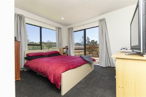 Photo of property in 1/69 Glencoe Road, Browns Bay, Auckland, 0630