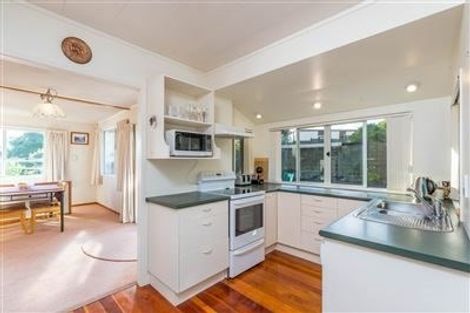 Photo of property in 3 Stott Avenue, Birkdale, Auckland, 0626