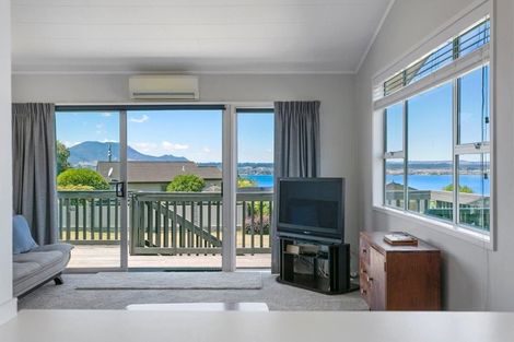 Photo of property in 2/12 Isobel Street, Acacia Bay, Taupo, 3330