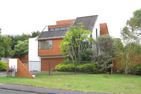 Photo of property in 88 Manhattan Heights, Glendene, Auckland, 0602