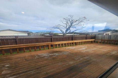 Photo of property in 1/34 Darren Crescent, Half Moon Bay, Auckland, 2012