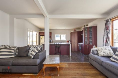 Photo of property in 1a Wellington Street, Feilding, 4702