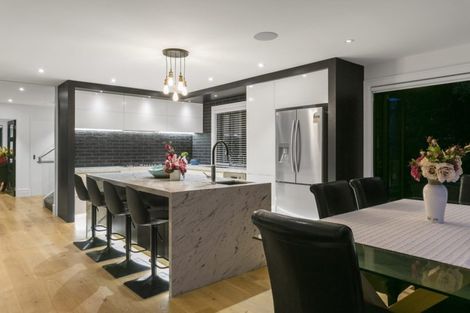 Photo of property in 2/92 Churchill Road, Murrays Bay, Auckland, 0630