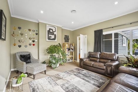 Photo of property in 6 Vectis Road, Hillcrest, Hamilton, 3216