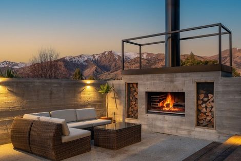 Photo of property in 3 Maude View Road, Hawea Flat, Wanaka, 9382