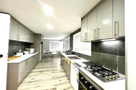 Photo of property in 16 Bowater Place, Manurewa, Auckland, 2102