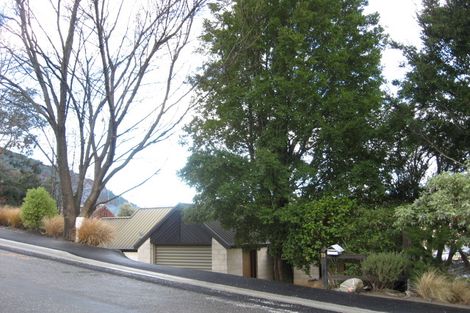 Photo of property in 29 Greenstone Place, Fernhill, Queenstown, 9300