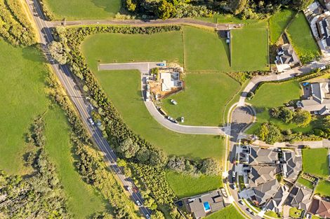 Photo of property in 40 Henriette Place, Totara Park, Auckland, 2105