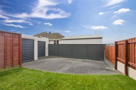 Photo of property in 27 Isadore Road, Saint Clair, Dunedin, 9012