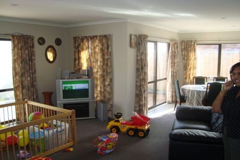 Photo of property in 11 Shrule Place, Huntington, Hamilton, 3210