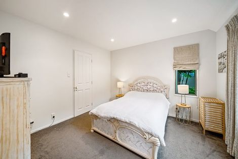 Photo of property in 124 Springfield Road, St Albans, Christchurch, 8014