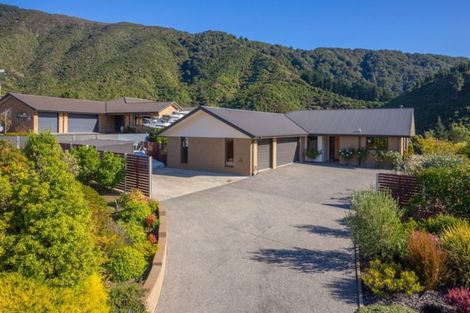 Photo of property in 30 Harbour View Heights, Picton, 7220