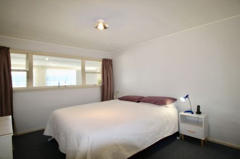 Photo of property in 2 Cambridge Place, Holmes Hill, Oamaru, 9401