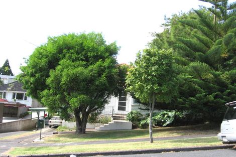 Photo of property in 10 Arahoe Road, New Lynn, Auckland, 0600