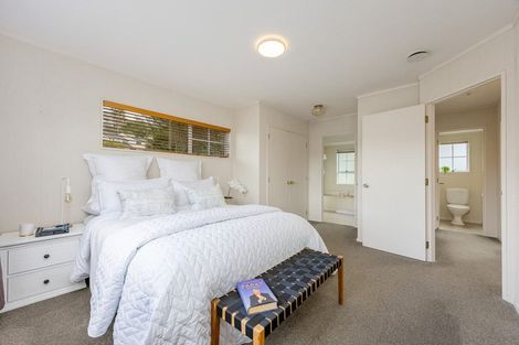 Photo of property in 2/112 Nigel Road, Browns Bay, Auckland, 0630