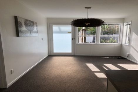 Photo of property in 43 Richards Avenue, Forrest Hill, Auckland, 0620