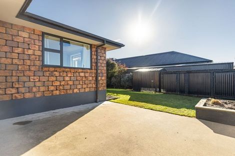 Photo of property in 6 Galea Grove, Kelvin Grove, Palmerston North, 4414