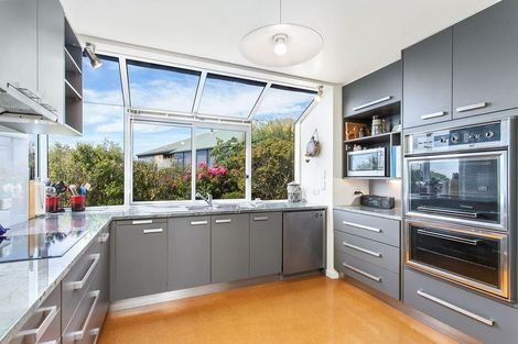 Photo of property in 12 Luxton Place, Mount Pleasant, Christchurch, 8081