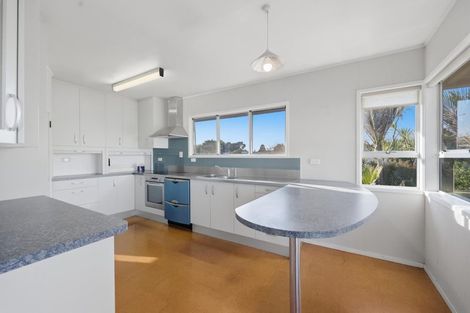 Photo of property in 16 Highlight Parade, Te Atatu South, Auckland, 0610