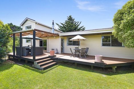 Photo of property in 11 Horomona Road, Paekakariki, 5034