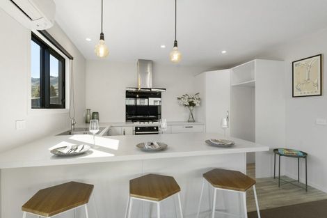 Photo of property in 16 Molyneux Avenue, Cromwell, 9310