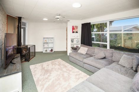 Photo of property in 99 Collins Road, Melville, Hamilton, 3206