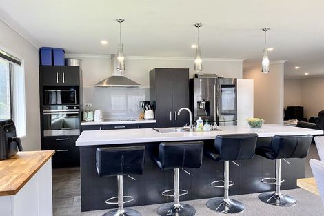 Photo of property in 4 Cory Jane Grove, Riverstone Terraces, Upper Hutt, 5018