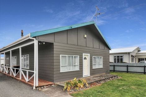 Photo of property in 52 Burns Street, Dannevirke, 4930