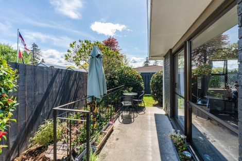 Photo of property in 2/7 Kathleen Place, Rainbow Point, Taupo, 3330