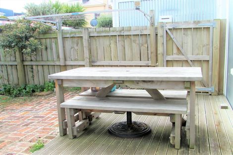 Photo of property in 4-8 Footscray Avenue, Te Aro, Wellington, 6011