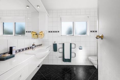 Photo of property in 42 Iona Road, Havelock North, 4130