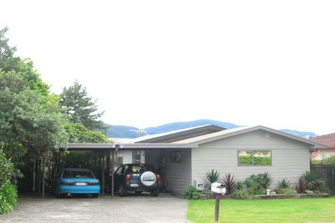 Photo of property in 6 Kurth Crescent, Silverstream, Upper Hutt, 5019