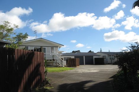 Photo of property in 141 Ennis Avenue, Pakuranga Heights, Auckland, 2010