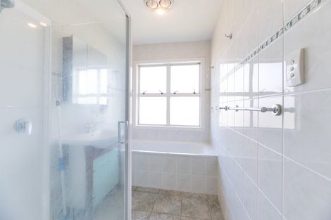 Photo of property in 23 Sherwood Avenue, Te Atatu South, Auckland, 0610