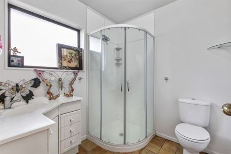 Photo of property in 203 Luckens Road, West Harbour, Auckland, 0618