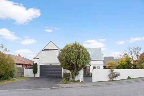 Photo of property in 77 Regency Crescent, Redwood, Christchurch, 8051