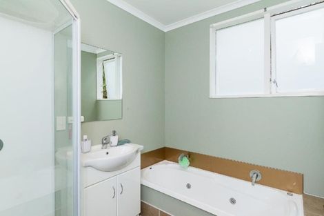 Photo of property in 32 Holborn Drive, Stokes Valley, Lower Hutt, 5019