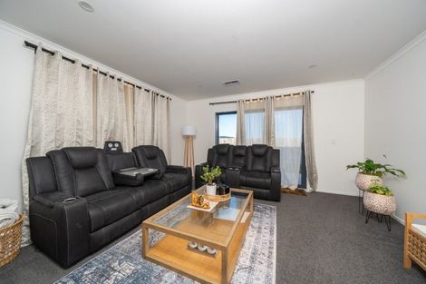 Photo of property in 9 Antigua Way, Grenada Village, Wellington, 6037